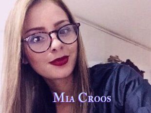 Mia_Croos
