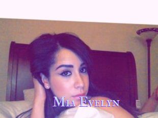 Mia_Evelyn