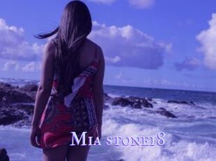 Mia_stone18